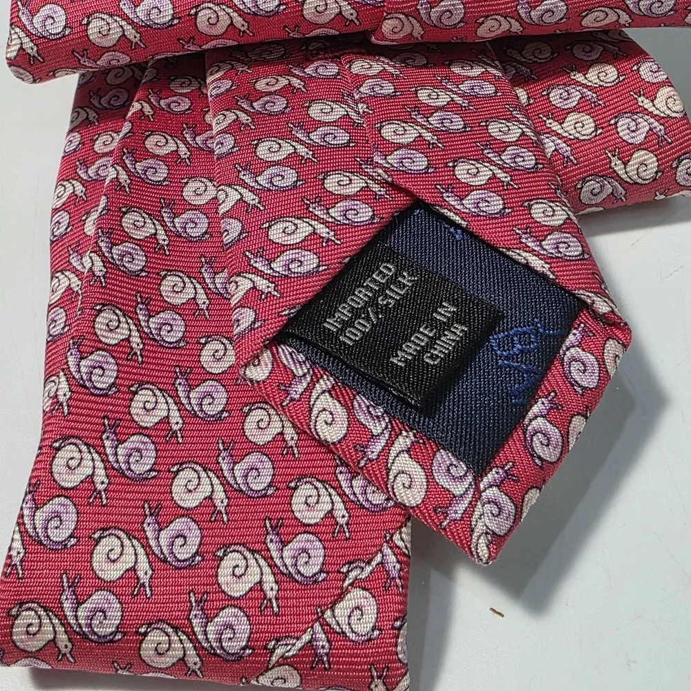 Jos‎ A Bank Signature Collection Silk Pink Snails Pattern Mens Tie